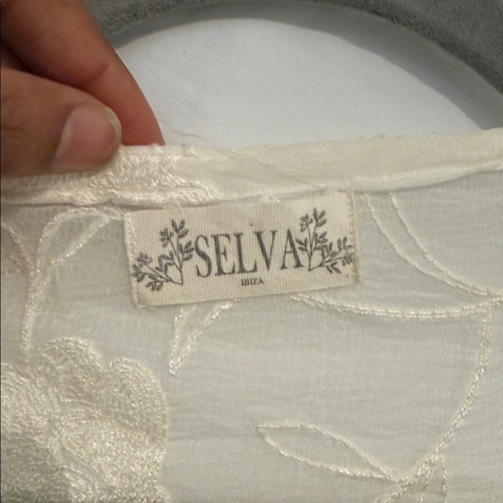 Elegant Sheer Lace Robe - Cream - Picture 2 of 3